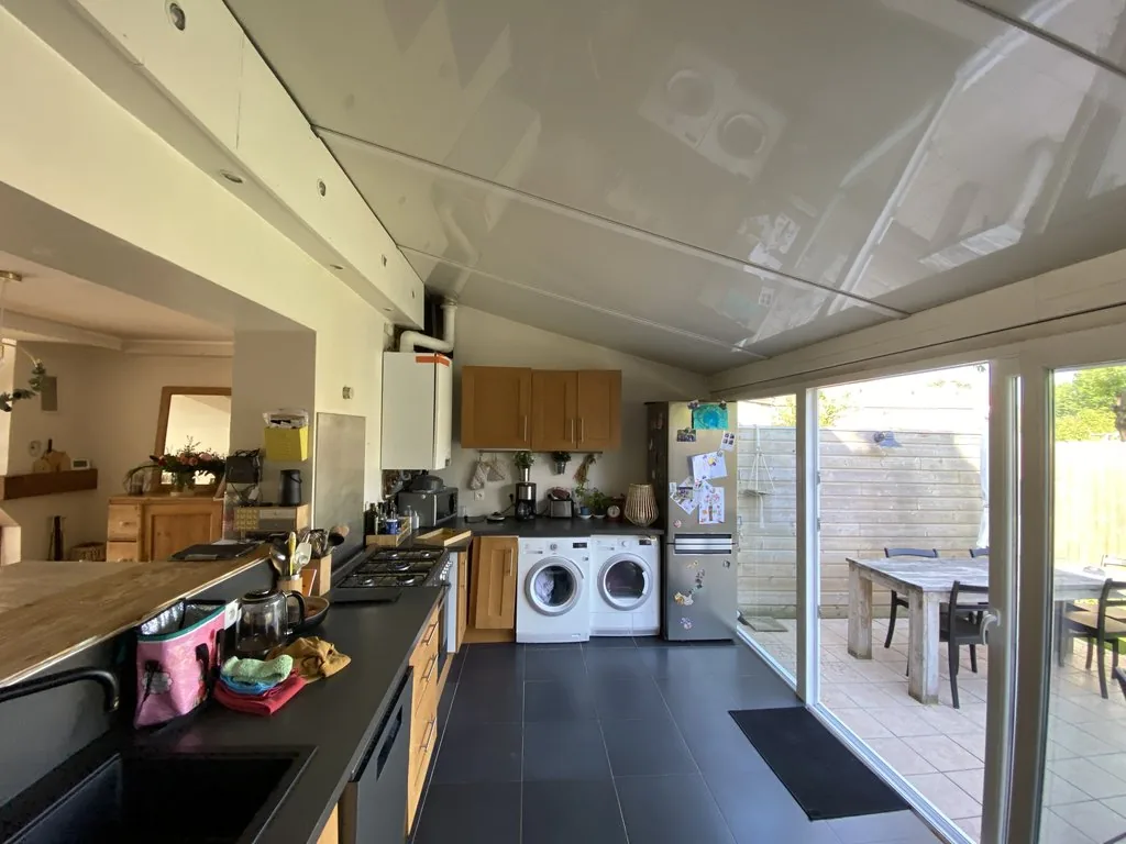 Extension d'une maison à Marcq-en-Barœul - avant, la cuisine et l'ancienne véranda