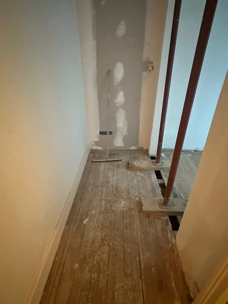 Transformation d'un studio en T2 à Lille - avant, le couloir