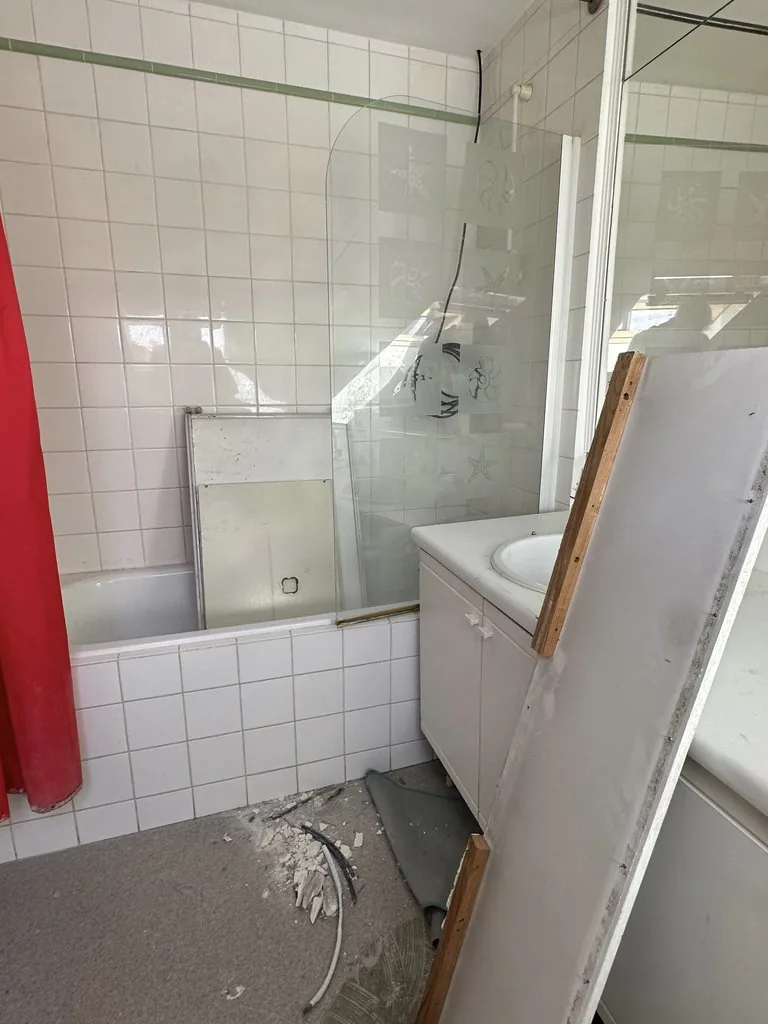 Rénovation complète d'un appartement à Lille - avant, la salle de bain