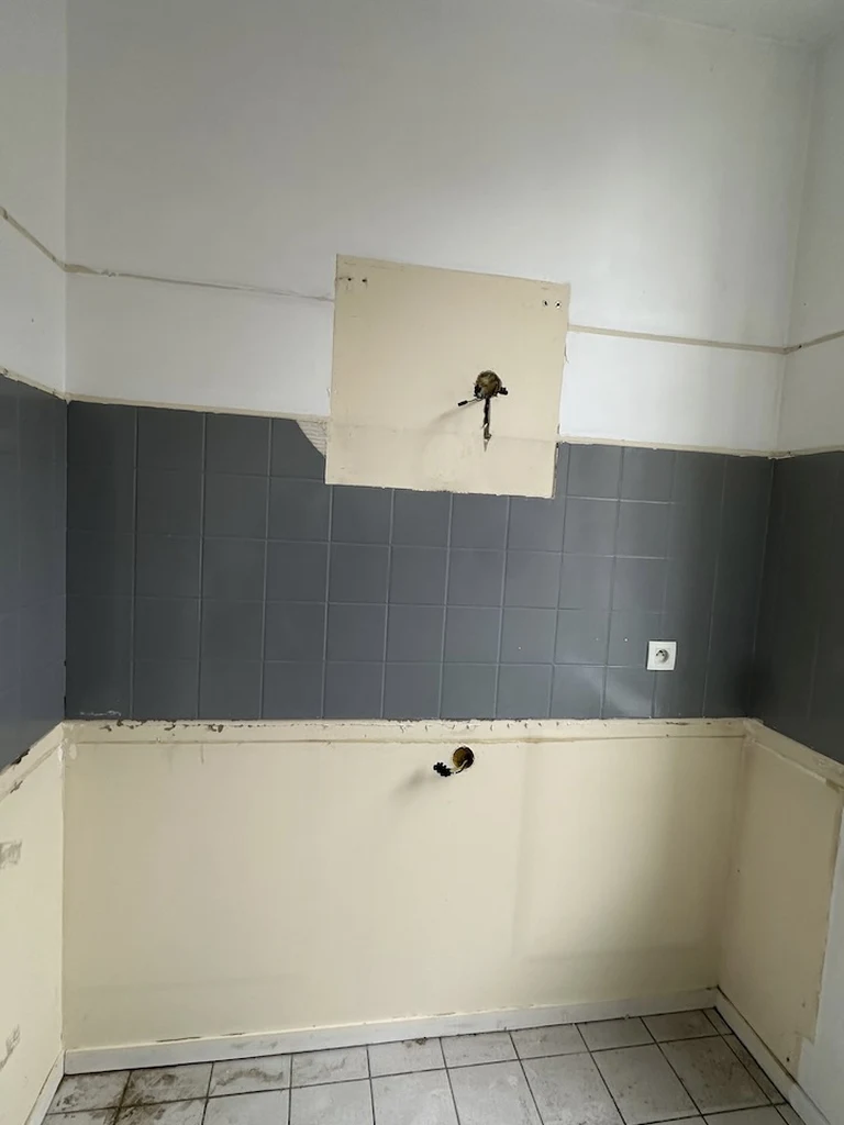 Rénovation d'un T2 dans le Vieux-Lille - avant, la cuisine