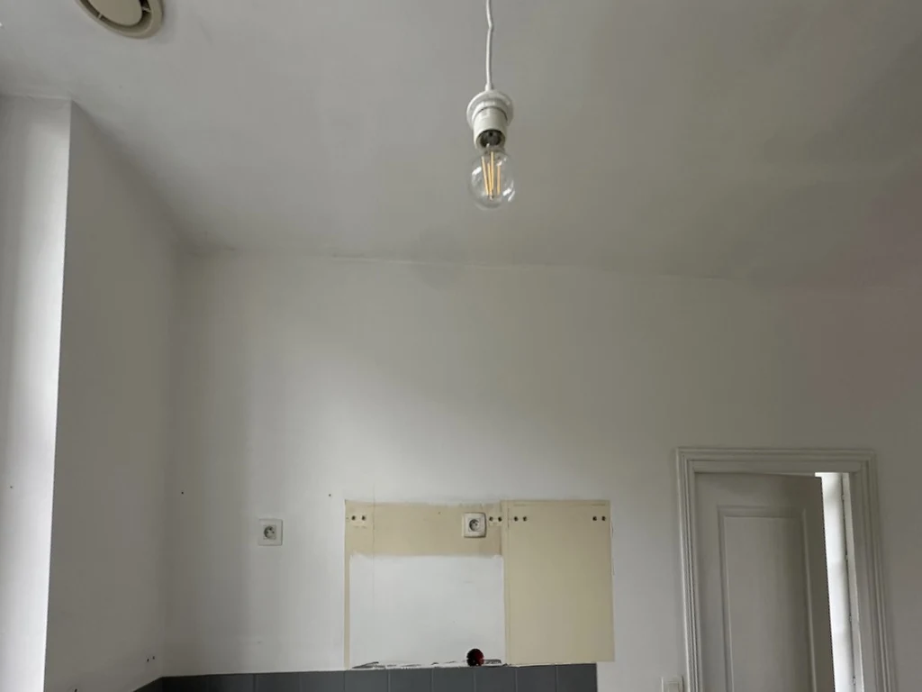 Rénovation d'un T2 dans le Vieux-Lille - avant, la cuisine