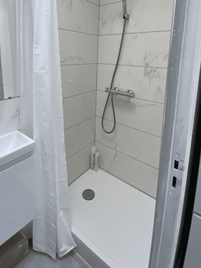 Salle de Douche Après